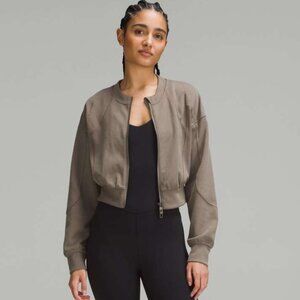 Lululemon Ribbed Softstreme Cropped Jacket Nomad size 4 RARE